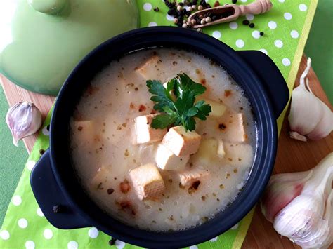  Biefien z Wędzonym Tofu - Czy Delikatna Słodycz tofu idealnie dopełnia pikantny aromat wołowiny?